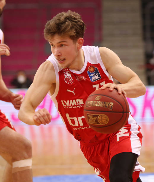 他始终保持 他始终保持