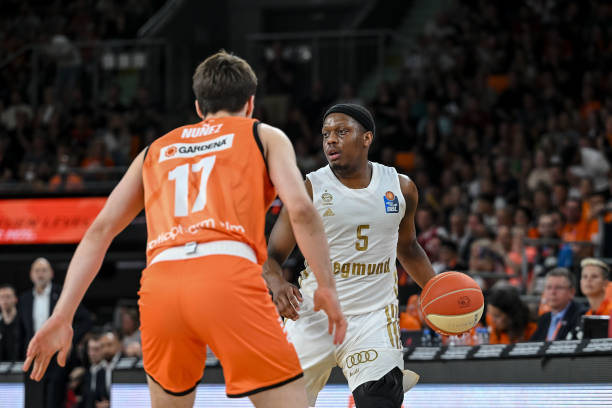 可能继续留 可能继续留