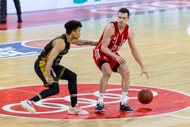 湖人续约 湖人续约