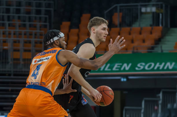 然保持了他 然保持了他